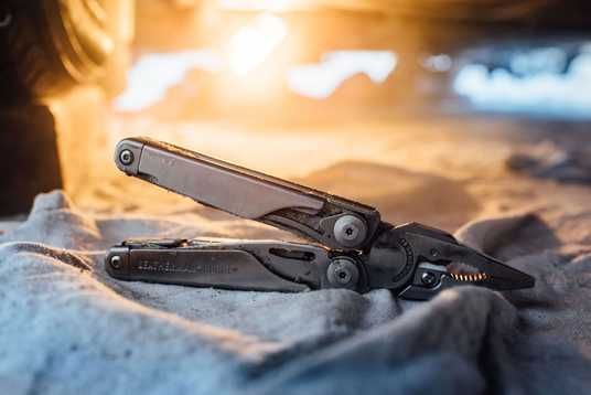 Мультитул Leatherman Surge Black 831333 купить в официальном