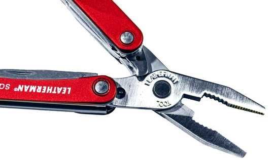 Мультитул Leatherman Squirt PS4 Red 831227 купити в офіційному