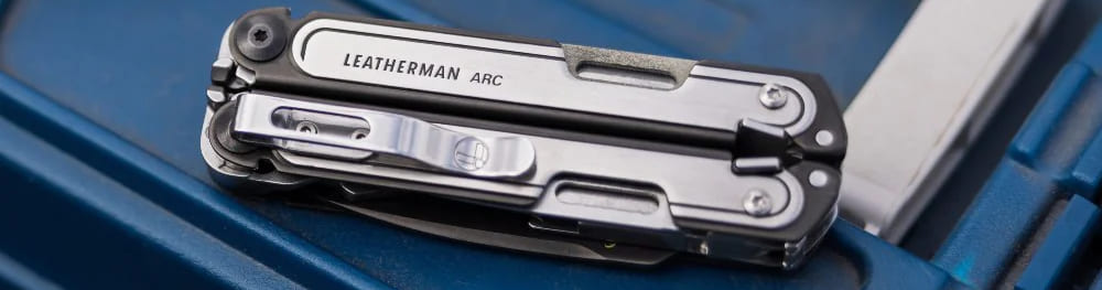 Багатофункціональний інструмент Leatherman ARC 833076 з надійною магнітною фіксацією та блокуванням леза