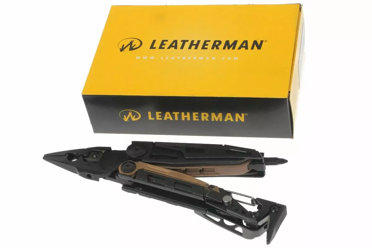 Мультиінструмент Leatherman MUT EOD в коробці з чохлом і кишеньковою кліпсою