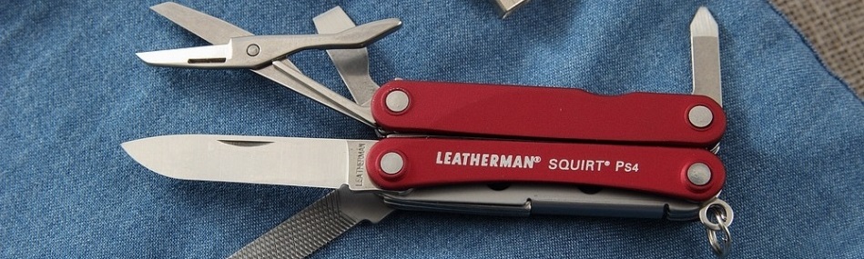Портативний мультиінструмент Leatherman Squirt Red 831227
